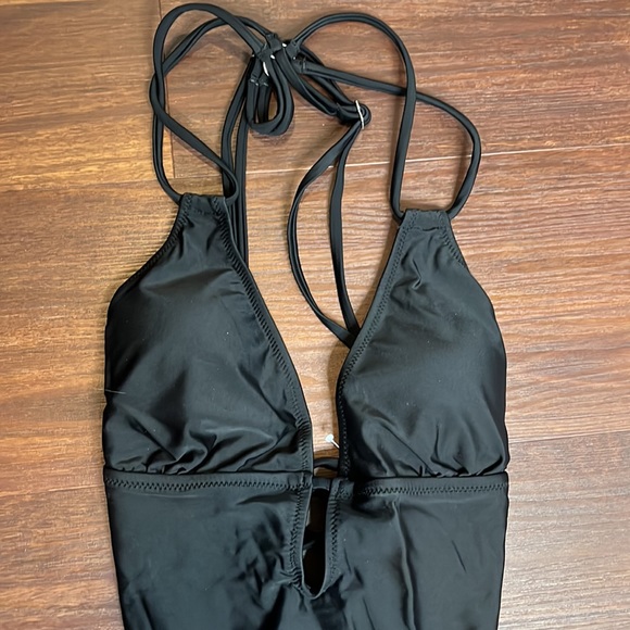 She show womens medium swimsuit, black - Picture 2 of 6